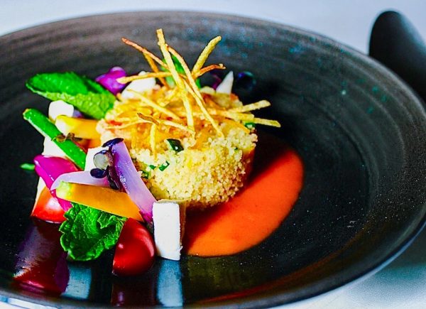 Zitronige Couscous-Pfanne mit Feta, Minze und Pinienkernen - Gericht der 4. ELO-Kochbuch-Ausgabe